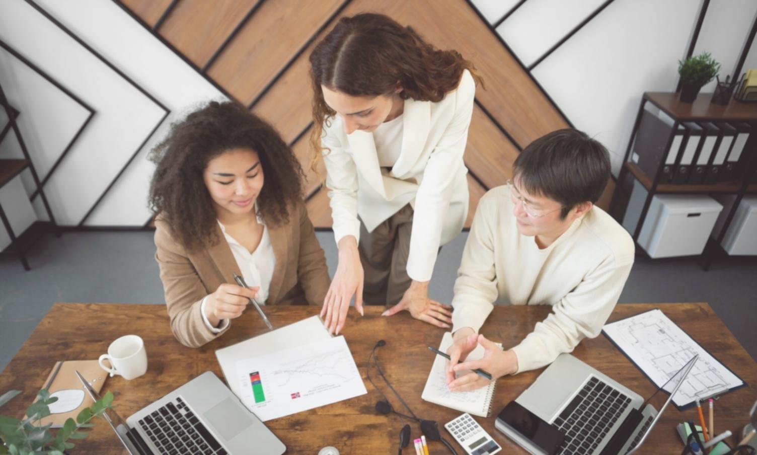 Consultation financière professionnelle avec analyse de documents